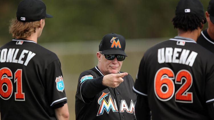 Mariners hire Perry Hill as first base, infield coach | WagerWeb's Blog